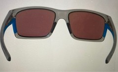USED OAKLEY MAINLINK SUNGLASSES WITH REFLECTIVE LENSES (SCRATCHES ON THE LENSE