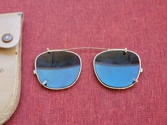 Vintage B & L ray ban glasses in fair condition with original case F6