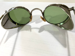 VINTAGE BAUSCH & LOMB B&L RAY-BAN GOGGLES SHADE NO.2 SIZE: 23-44mm WIRE MESH