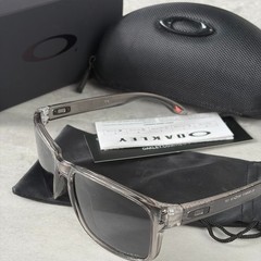 Oakley Men’s Holbrook XL Sunglasses Grey Smoke Prizm Black Polarized Lens