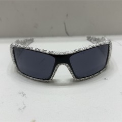 Oakley Men’s Oil Rig Sunglasses White RARE Print Frame Blue Tinted Lens