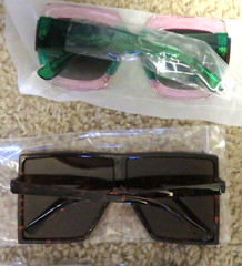 Lot of 6 pairs of Unisex Sunglasses, New in plastic bags or with tags, nice lot