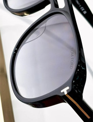 Tom Ford Rosco Sunglasses TF1022 Black/Gray Gradient 58-16-140mm With Case New