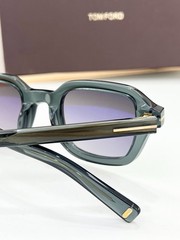 Tom Ford TI21 Sunglasses Smoke Grey 46mm With New Case
