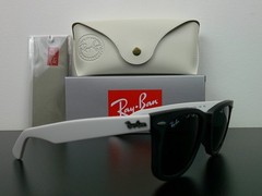 Ray-Ban RB2140 Wayfarer Classic Sunglasses Matte White/Black 50mm Never Worn