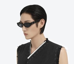 Gentle Monster Maison Margiela MM205 01 cat-eye sunglasses Black/Gray New