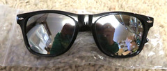 Lot of 6 pairs of Unisex Sunglasses, New in plastic bags or with tags, nice lot