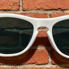 Oakley Frogskins OO9245 Sunglasses White/Green Frame Ruby Lenses