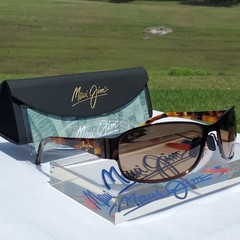 **NEW + RARE** Maui Jim “MAKENA” 244-20 Gloss Dark Brown {STAINLESS STEEL WRAPS}
