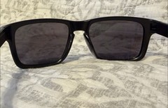 Oakley Holbrook Men’s Rectangular Sunglasses Black/Gray Tinted 57-18 137