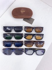 TOM FORD FT1327 52-22-145 – NEW