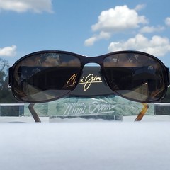 **NEW + RARE** Maui Jim “MAKENA” 244-20 Gloss Dark Brown {STAINLESS STEEL WRAPS}