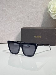 TOM FORD – MODEL: FT1110 – Unisex Sunglasses 56-14-140