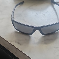 MORPHAIM P535 Polarized Wrap Sunglasses Black Frame Gray Tinted Lenses