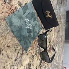 Black Polarized Sunglasses Maui Jim Red Sands 432 2m