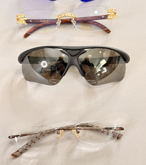 Assorted Lot of 20 Sunglasses/Glasses – Various Brands – SOLD AS IS (0183)
