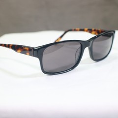 Guess Mens Sunglasses Black Tortoise Frame Smoke Lens GU6865 01A Excellent