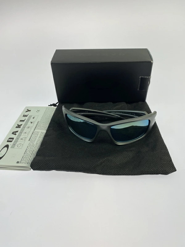 Oakley Valve OO9236-11 Sunglasses Men Women Sports 1.0 in Temple