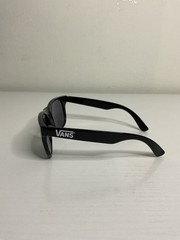 Vans off the wall Men’s UV400 Protection Black With Logo White Sunglasses