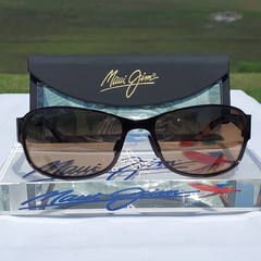 **NEW + RARE** Maui Jim “MAKENA” 244-20 Gloss Dark Brown {STAINLESS STEEL WRAPS}