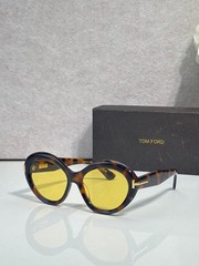 TOM FORD Style Unisex Sunglasses – MODEL：FT1328 – SIZE: 55口18-140
