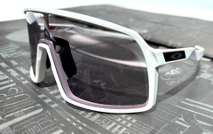 NEW Oakley SUTRO Matte White PHOTOCHROMIC Clear Lens Sunglass 9406-99