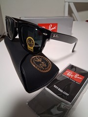 Ray-Ban Men’s Wayfarer Sunglasses Black Plastic Frame Black Tinted Glass UV