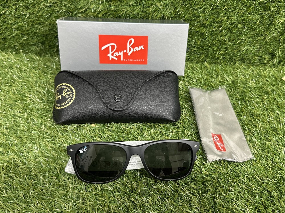 Ray-Ban New Wayfarer Unisex Sunglasses RB2132 Black Frame Green Lens 55-18