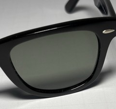 Ray-Ban RB2140 Original Wayfarer Polarized Sunglasses Black G-15 Green 50mm NWOT