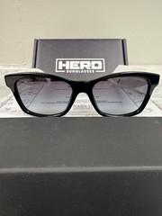 CHANEL | NEW | 5484 | 5484 1656S6 | BLACK – WHITE TEMPLES | GRADIENT GRAY