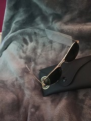 Ray-Ban Aviator Sunglasses Gold Metal Frame Green Tinted Glass Lenses Case