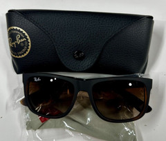 Ray-Ban Justin Sunglasses – Rubber Light Havana/Brown Gradient Dark Brown – 55mm