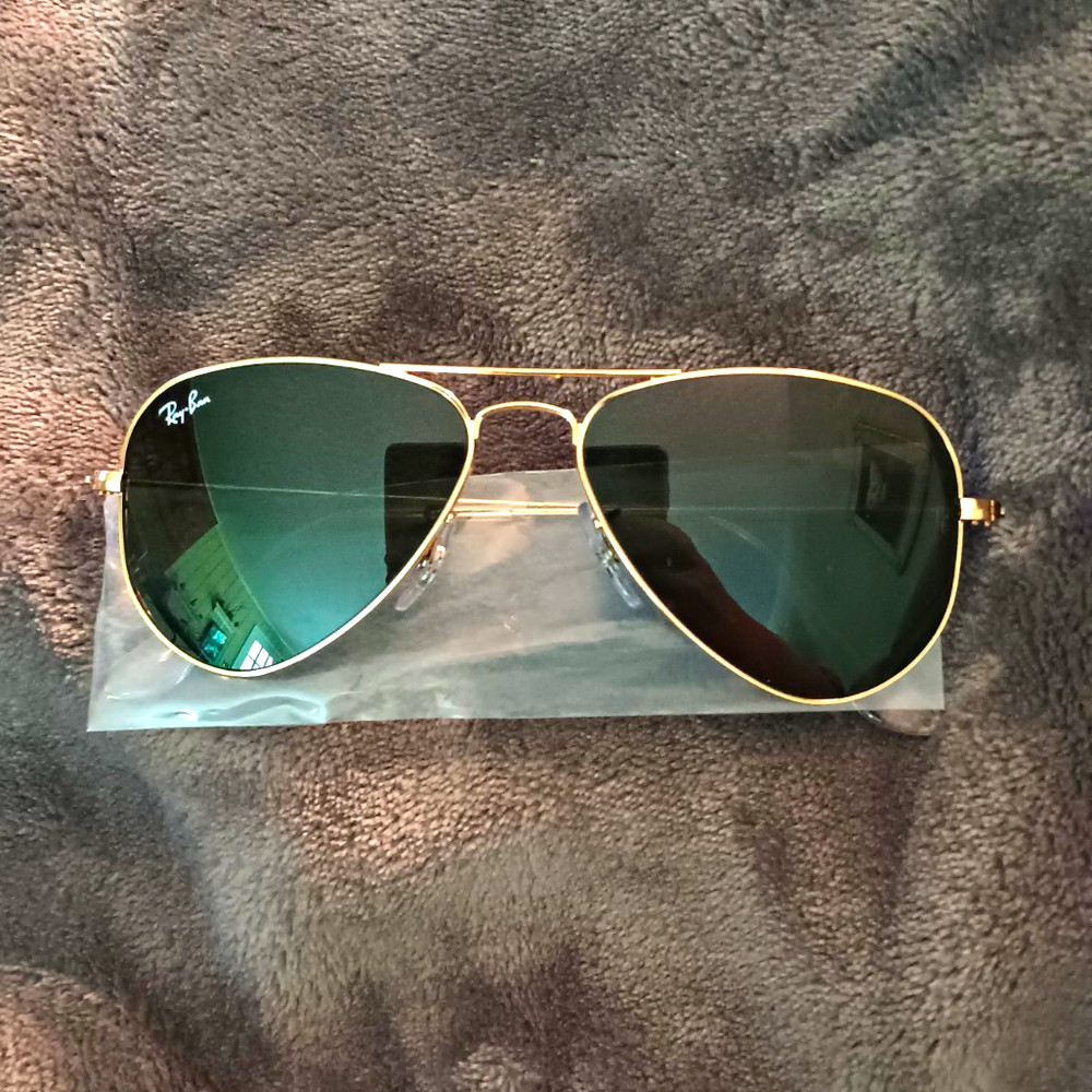 Ray-Ban Aviator Sunglasses Gold Metal Frame Green Tinted Glass Lenses Case