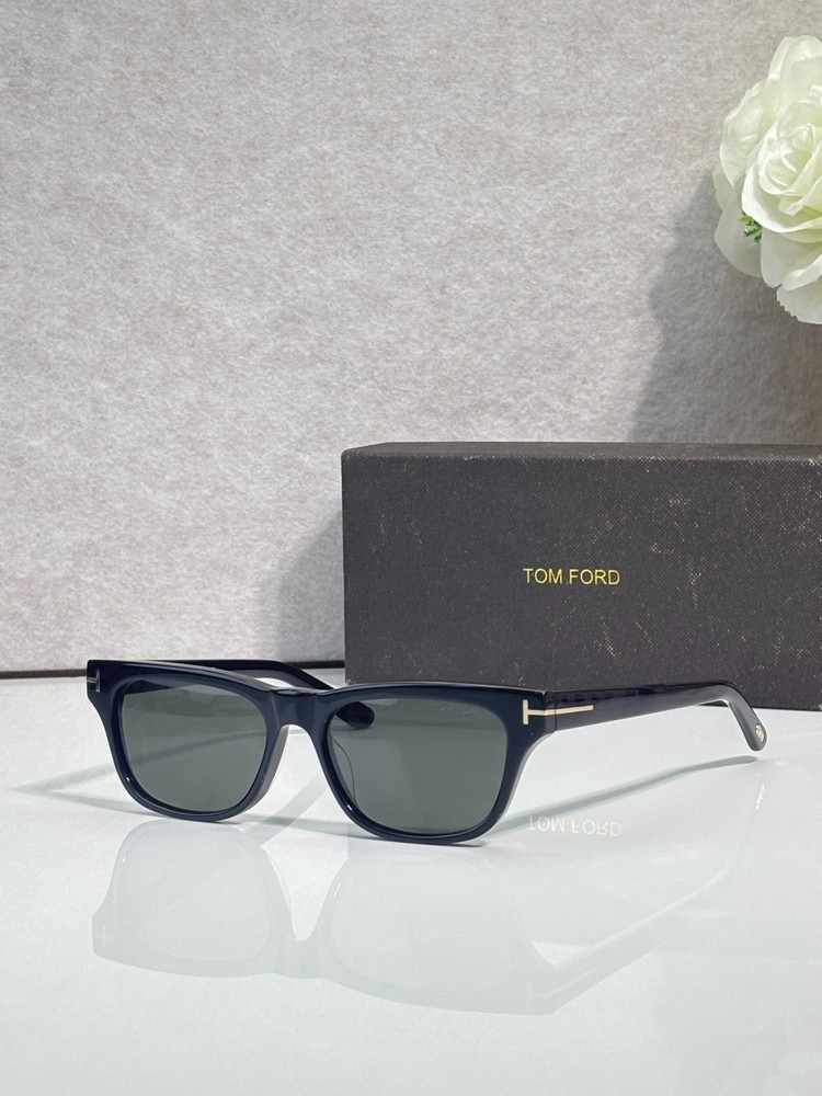 Tom Ford Penn-02 Sunglasses TF1362 01N Black/Gray 43-16-145mm With Case New