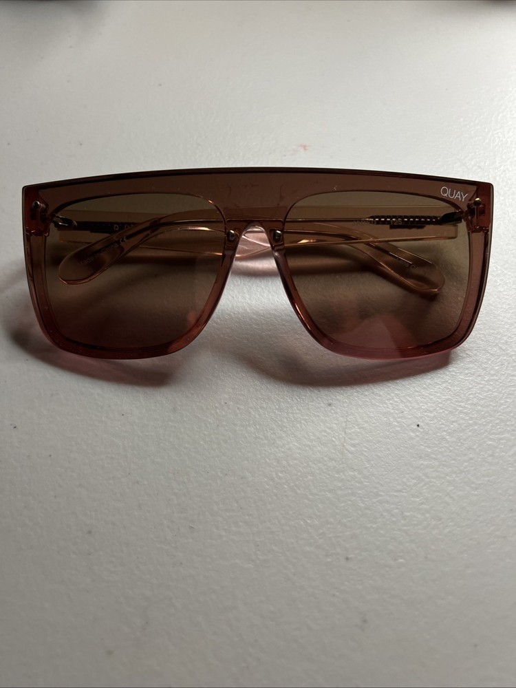 Quay Jaded 125 Sunglasses Pink , Lens Cat 3