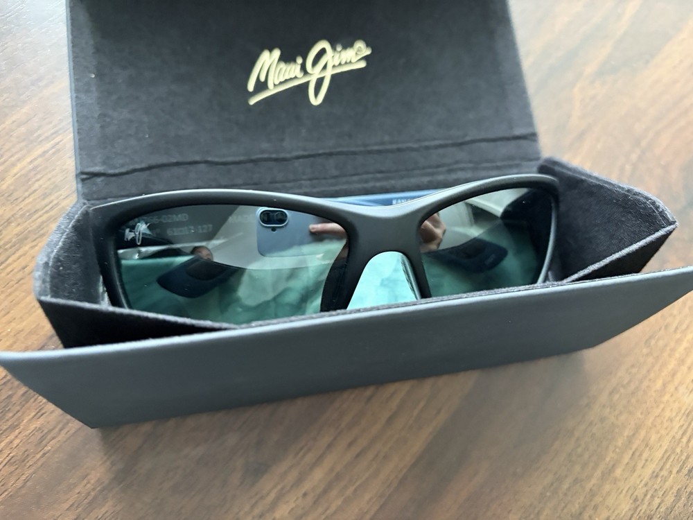 Maui Jim Kaniao Coast STG-BG Polarized Wrap Sunglasses Black/Gray