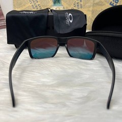 Oakley Holbrook Sunglasses Matte Black Frame Fire Red Polarized Lens UV New