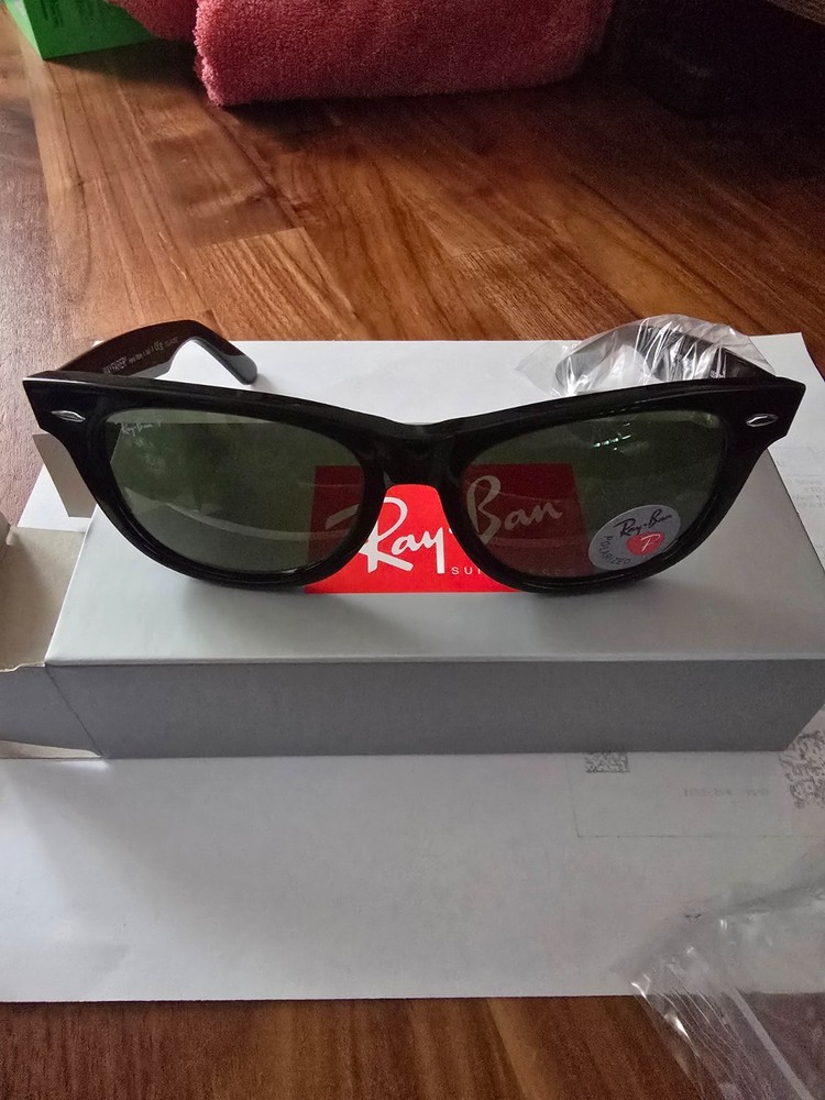 Ray-Ban Original Wayfarer Sunglasses – Black/Green Polarized 58mm (RB2140 901/58