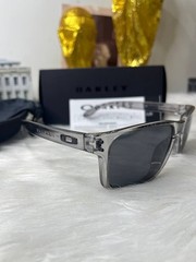 Oakley Holbrook Sunglasses Clear Grey Smoke Frame Polarized Black Lens Sport New