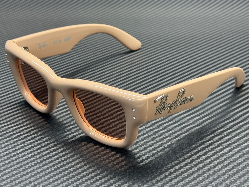 RAY BAN RB4940B 688884 Solid Nude Dark Pink Wayfarer Puffer Unisex 47 mm Sunglas