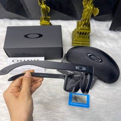 Oakley Holbrook Sunglasses Matte Black Frame Polarized Black Lens UV400 New