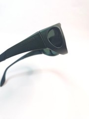 Cocoons Fitover Sunglasses Slim Line Medium Green Polarized Over Glasses Case
