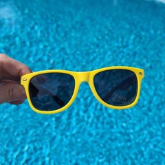 Cupcake Wine Vineyards Yellow & Blue Choose Joy Branded 400 UV Sunglasses – NWOT