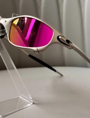 Oakley Juliet 1.0 X: Silver frame, pink lenses, vintage silicone temples.