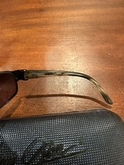 MAUI JIM SUNGLASSES right lens cracked, case included MJ 244-02/E