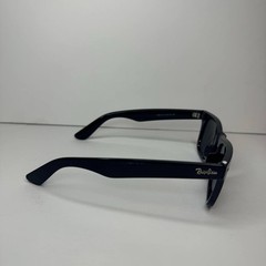 Ray-Ban Wayfarer Sunglasses Black Plastic Frame Green Tinted Glass + Case +Box