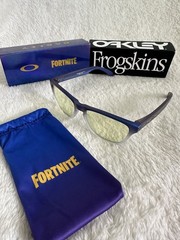 Oakley Frogskin Youth FORTNITE Sunglass NIB never worn
