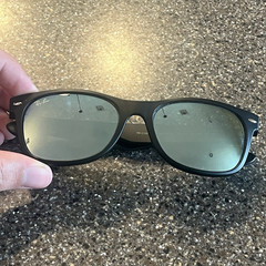 Ray-Ban RB2132 New Wayfarer 622/30 Black Frame Green Lens 55-18 UV400