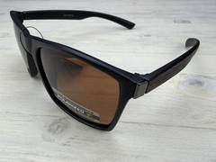 Polarized Sunglasses Black Frame Brown Wood Grain Look Temples Brown Tinted Lens