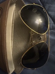 Ray-Ban Men’s Aviator Sunglasses Gold Metal Frame Black G-15 Glass Lenses